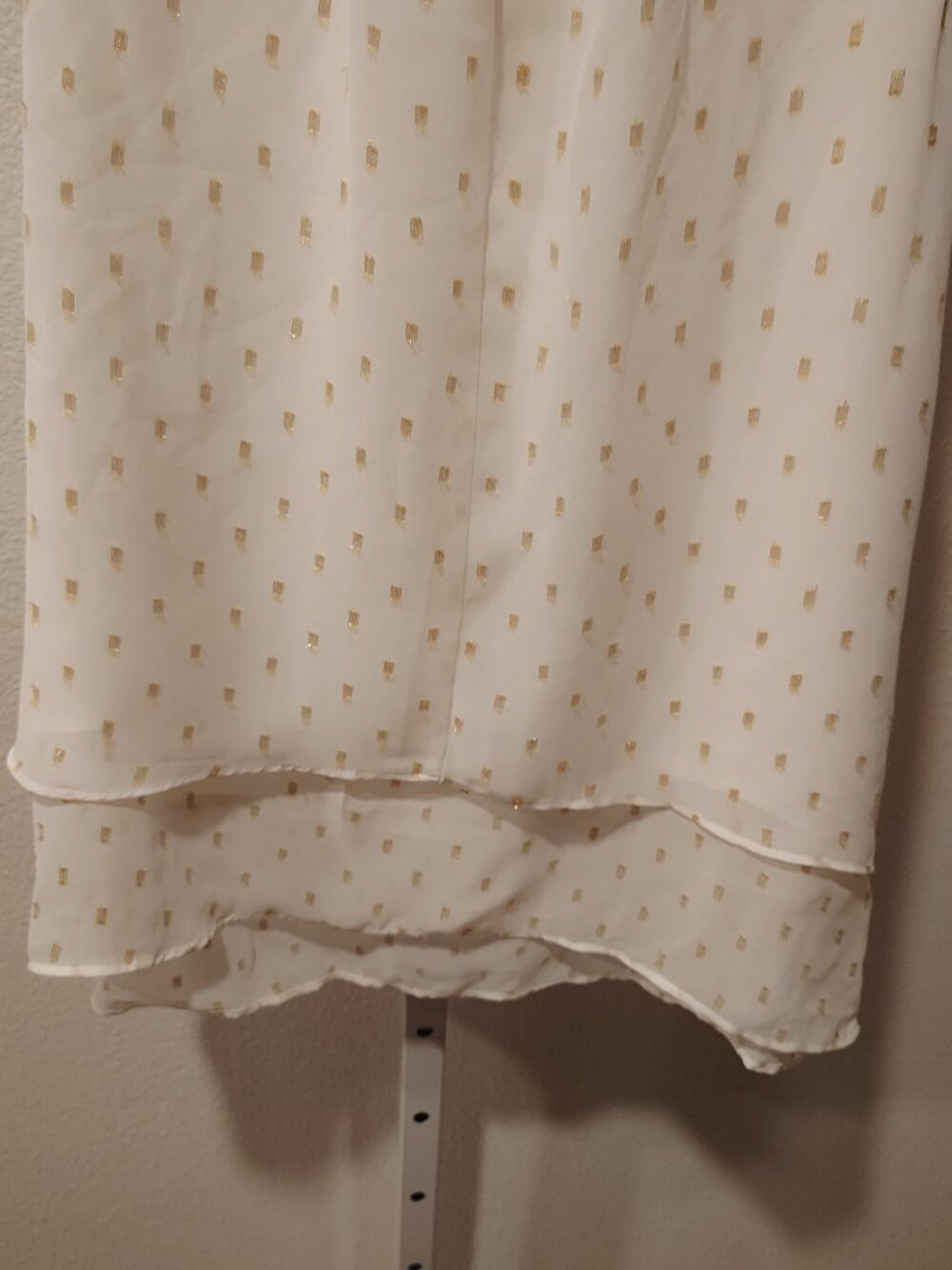 Apt. 9 Women's Tank Top Size Medium NWT Semi Sheer White Metallic Spots Layered - Picture 10 of 11